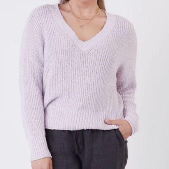 American Eagle Outfitters Sweaters - American Eagle Outfitters Lilac V-Neck Sweater NWT